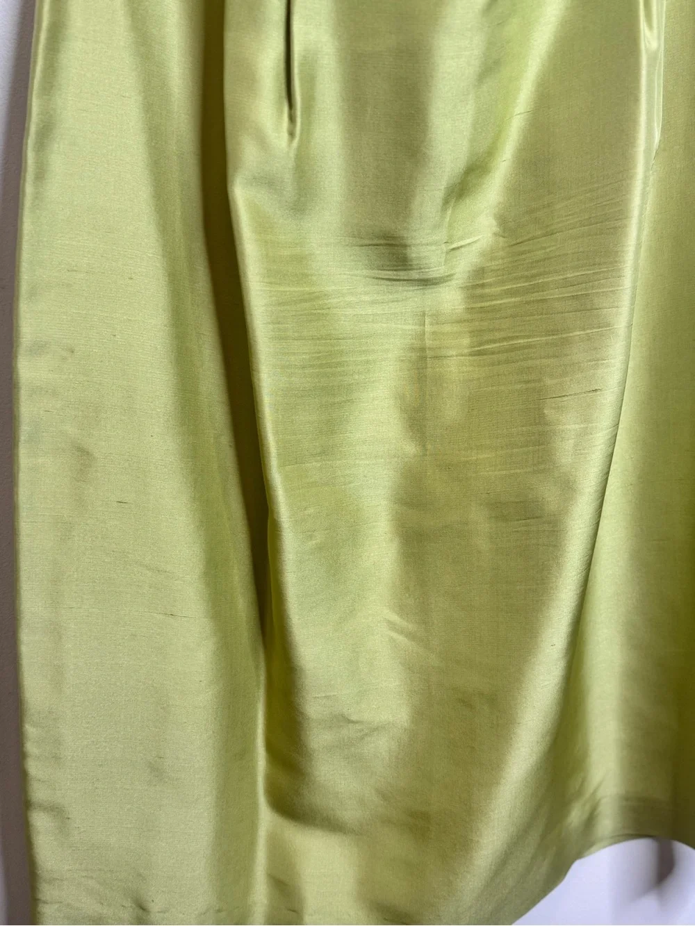 Elegant Lime Green 100% Silk Women's Skirt - Picture 4 of 4